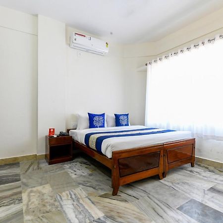 Oyo 11328 Hotel Chandrika Residency Kochi Exterior photo