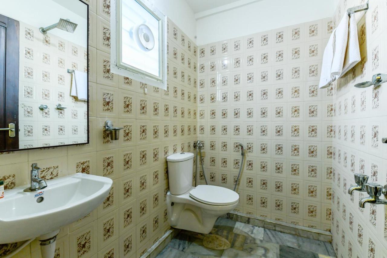Oyo 11328 Hotel Chandrika Residency Kochi Exterior photo