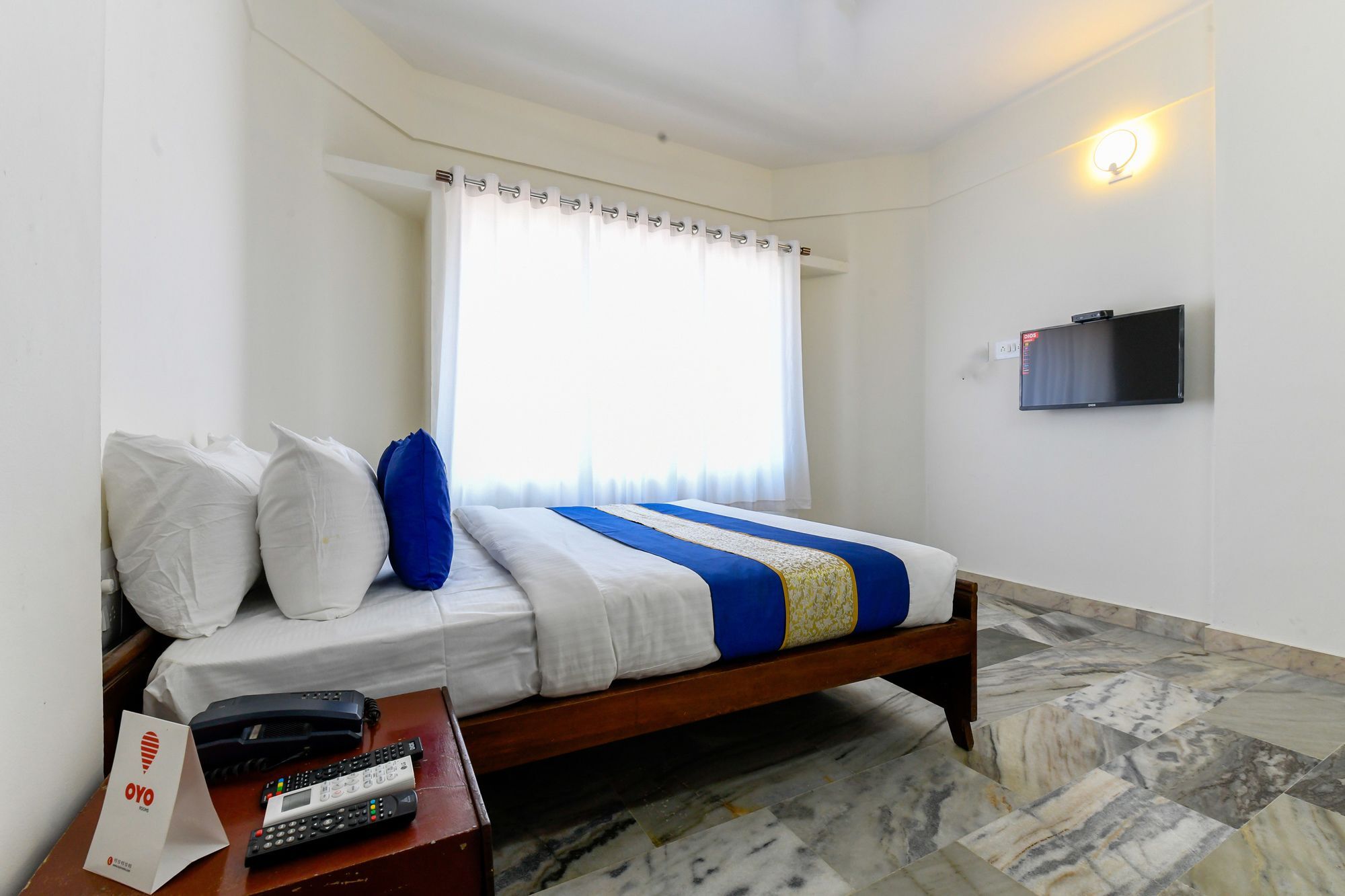 Oyo 11328 Hotel Chandrika Residency Kochi Exterior photo