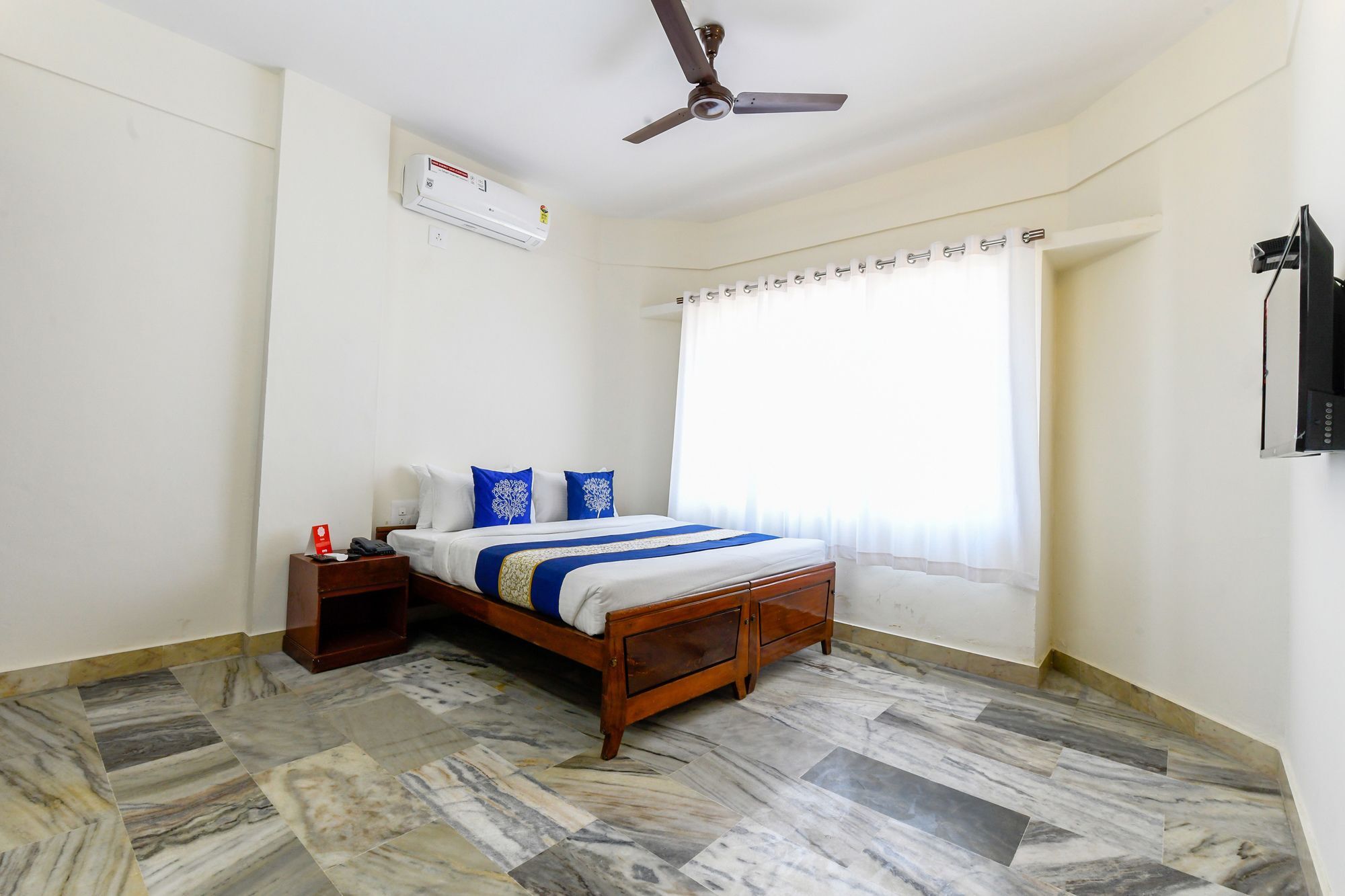 Oyo 11328 Hotel Chandrika Residency Kochi Exterior photo