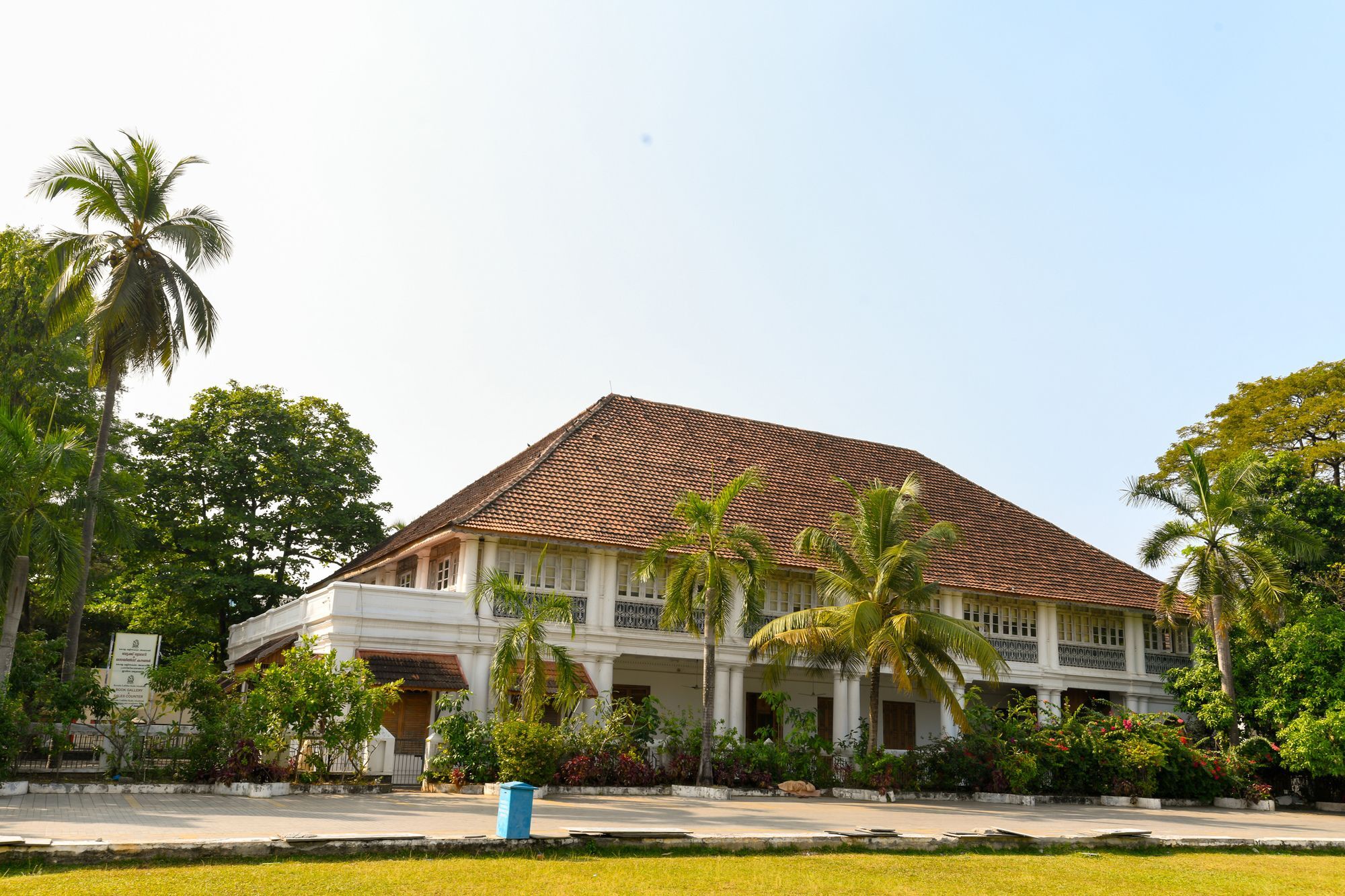 Oyo 11328 Hotel Chandrika Residency Kochi Exterior photo